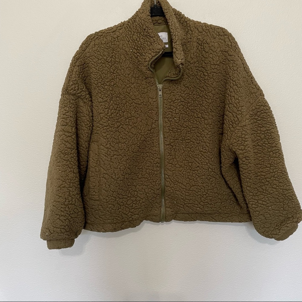 Urban outfitters willow fuzzy drawstring teddy bear Sherpa coat sz.M olive green